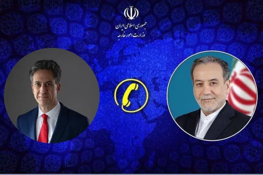 رایزنی تلفنی عراقچی با همتای انگلیسی رایزنی تلفنی عراقچی با همتای انگلیسی