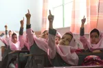 تعداد دانش‌آموزان شهید به دبستان دخترانه در میناب، به ۲۴ نفر افزایش یافت