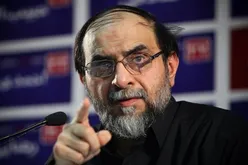 ببینید| حسن رحیم‌پور ازغدی: تُف بر روزگاری که رهبر ما را شهید کردند و ما از صلح با آمریکا حرف بزنیم!
