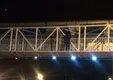 مادری که دو فرزندش را از بالای پل به پایین پرتاب کرد +فیلم
