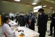 ارائه ماسک به افراد نیازمند در مترو