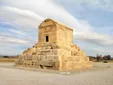 عکسی کمتر دیده شده از آرامگاه کوروش کبیر در سال ۱۳۰۷