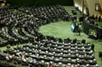 ببینید| نمایندگان مجلس با لباس سپاه و شعار مرگ بر آمریکا دادند